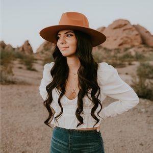 Meet your Posher, Toni